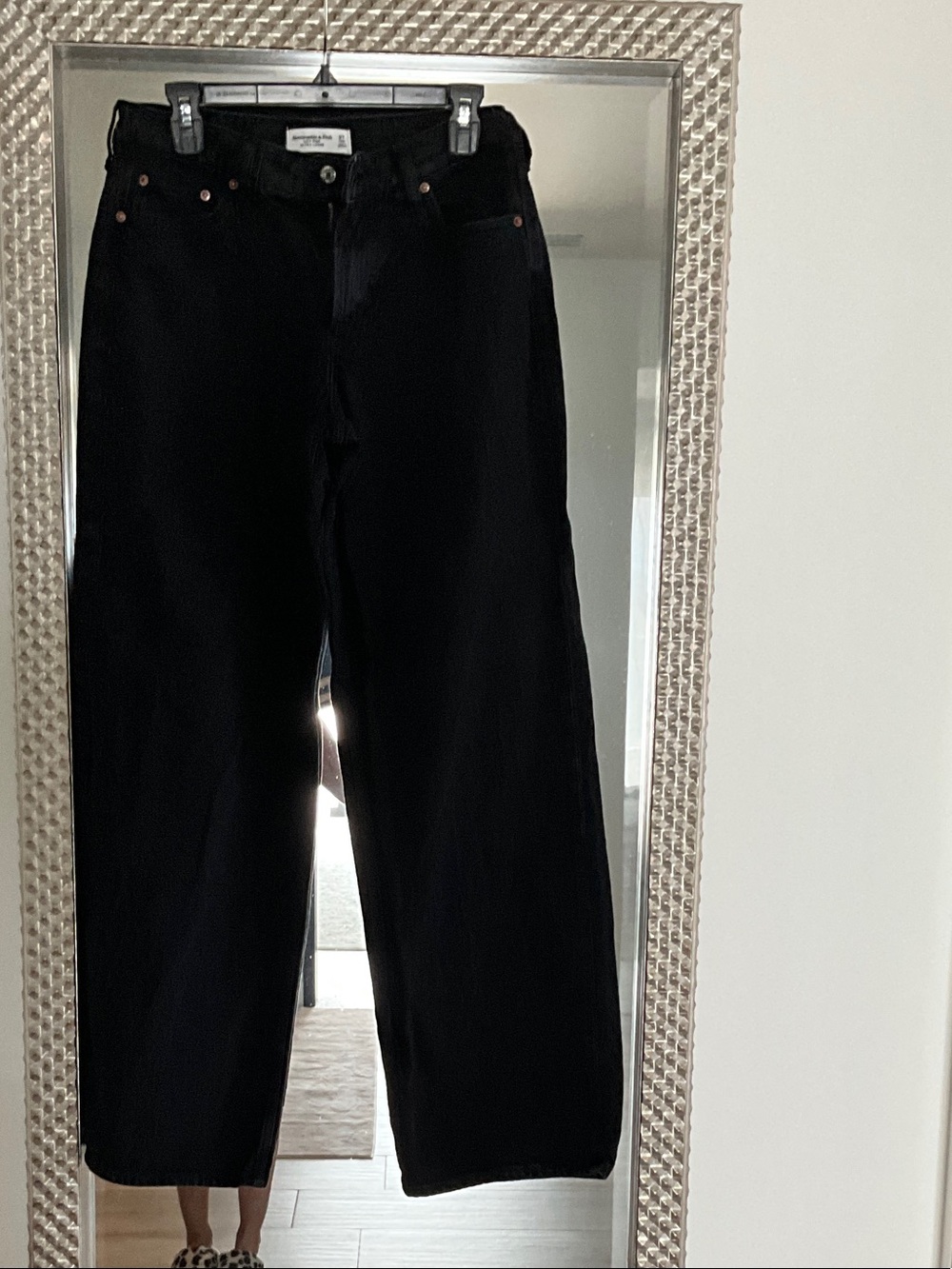 Abercrombie women’s ultra loose mid-rise wide leg black jean